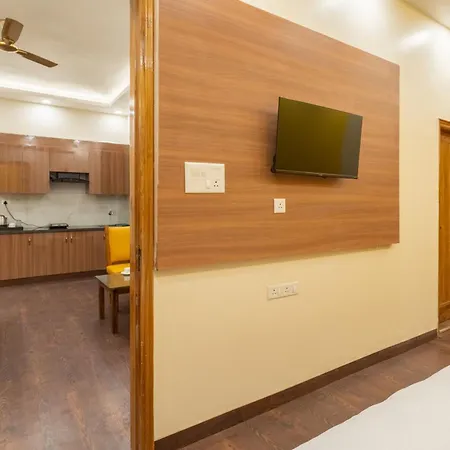 Lime Tree Hotel & One Bed Room Serviced Apartment - Noida Sector 50 Metro With Party Venue Exterior photo