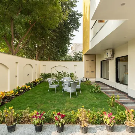 Lime Tree Hotel & One Bed Room Serviced Apartment - Noida Sector 50 Metro With Party Venue Exterior photo