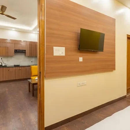 Lime Tree Hotel & One Bed Room Serviced Apartment - Noida Sector 50 Metro With Party Venue Exterior photo