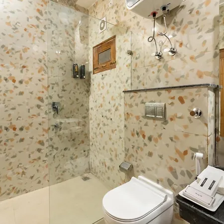 Lime Tree Hotel & One Bed Room Serviced Apartment - Noida Sector 50 Metro With Party Venue Exterior photo