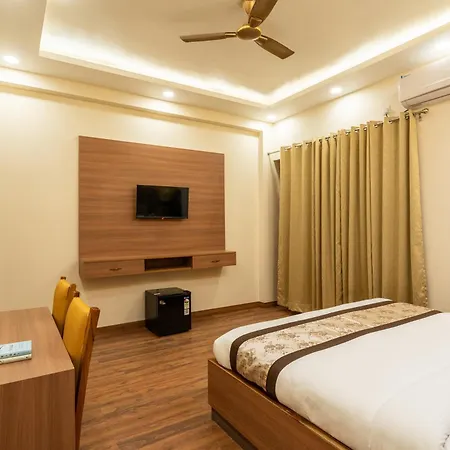 Lime Tree Hotel & One Bed Room Serviced Apartment - Noida Sector 50 Metro With Party Venue Exterior photo