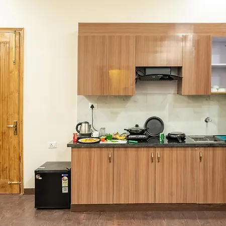 Lime Tree Hotel & One Bed Room Serviced Apartment - Noida Sector 50 Metro With Party Venue Exterior photo