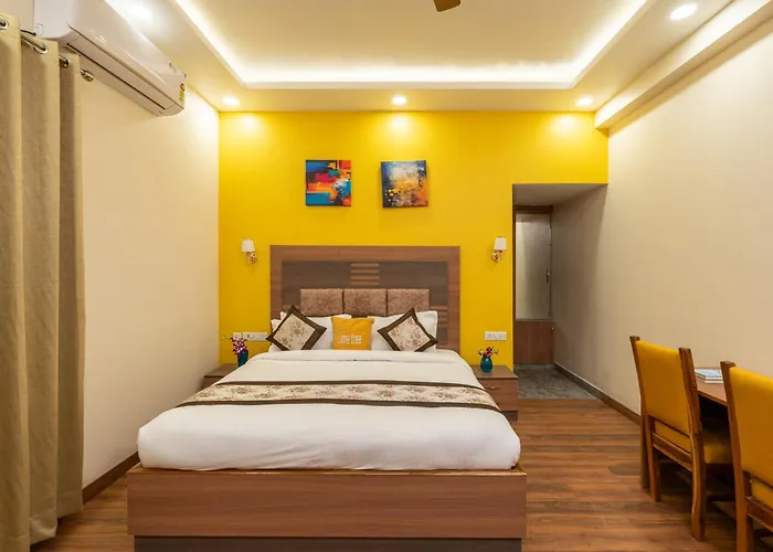 Lime Tree Hotel & One Bed Room Serviced Apartment - Noida Sector 50 Metro With Party Venue