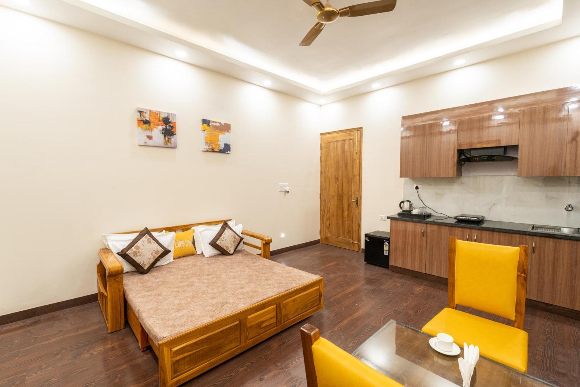 Lime Tree & One Bed Serviced - Sector 50 Metro With Party Venue Apartment Noida