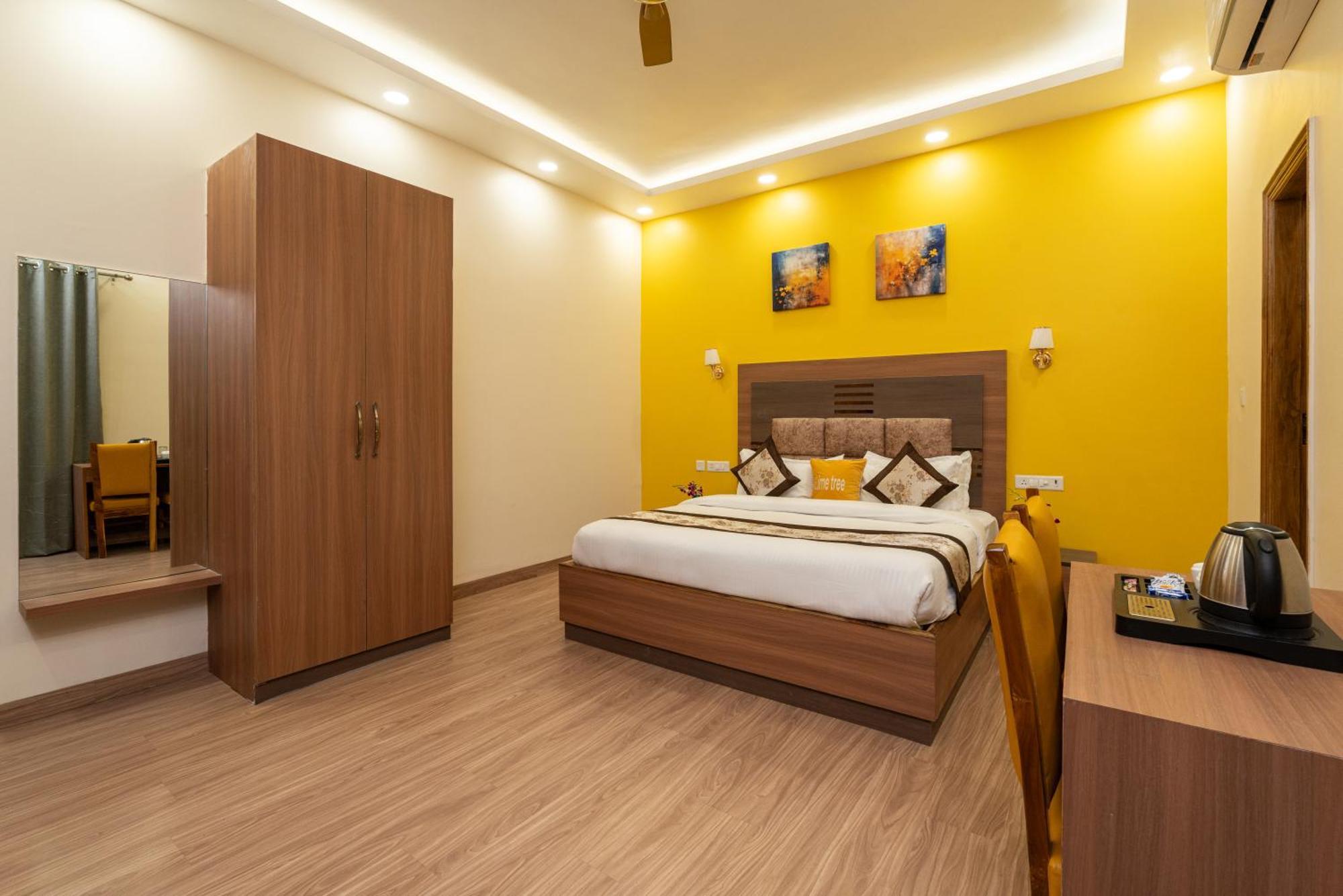 Apartment Lime Tree & One Bed Serviced - Sector 50 Metro With Party Venue *