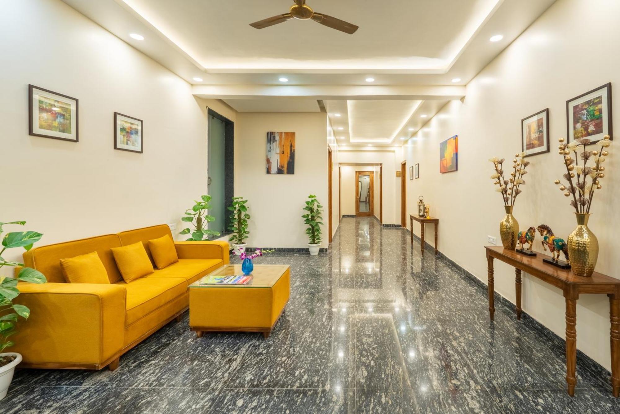 Lime Tree & One Bed Serviced - Sector 50 Metro With Party Venue