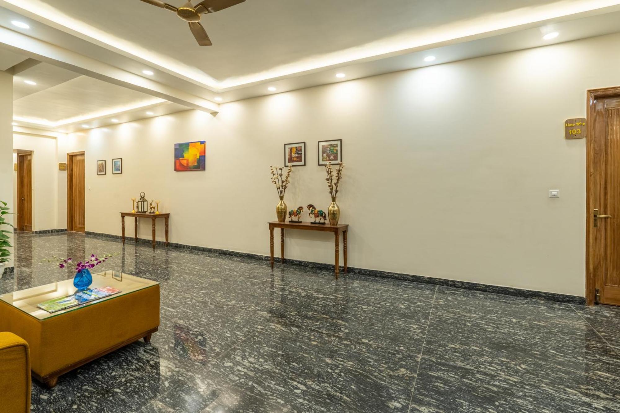 Lime Tree & One Bed Serviced - Sector 50 Metro With Party Venue * Noida