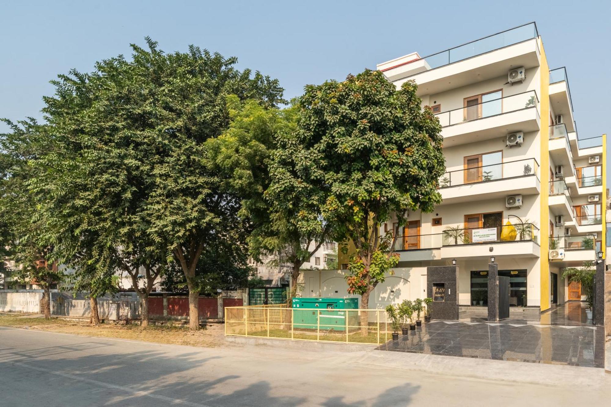 Apartment Lime Tree & One Bed Serviced - Sector 50 Metro With Party Venue