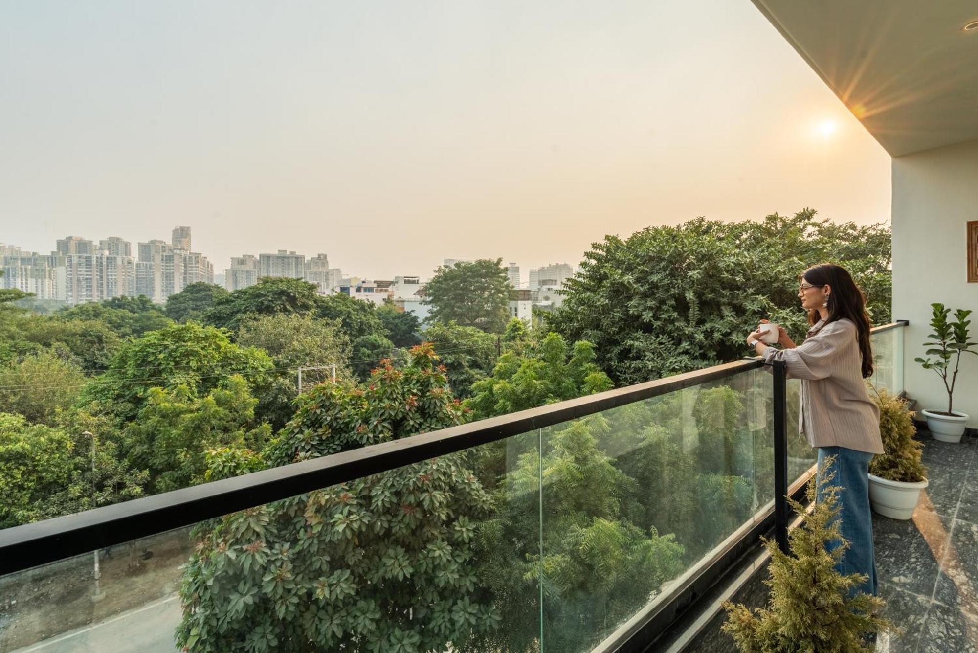 Apartment Lime Tree & One Bed Serviced - Sector 50 Metro With Party Venue